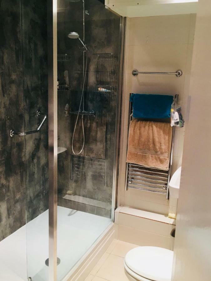 Little Brighton Beach Apartments - Also Separate Spa Cabin And Watersports Esterno foto