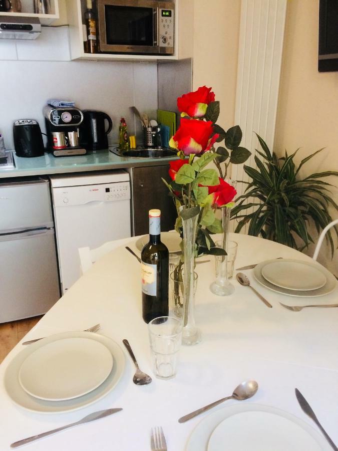 Little Brighton Beach Apartments - Also Separate Spa Cabin And Watersports Esterno foto