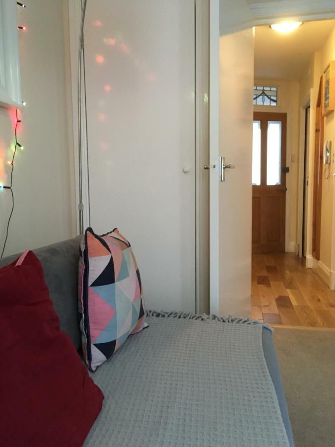 Little Brighton Beach Apartments - Also Separate Spa Cabin And Watersports Esterno foto