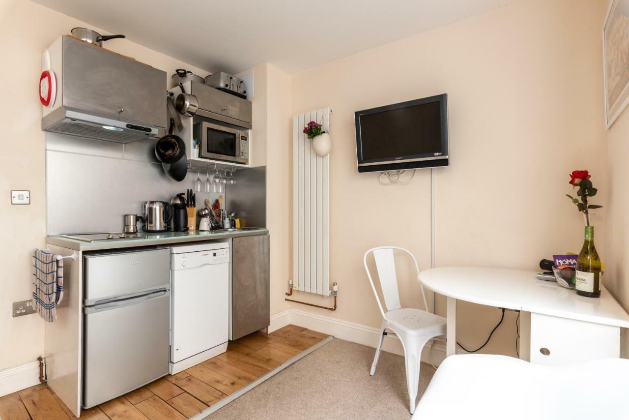 Little Brighton Beach Apartments - Also Separate Spa Cabin And Watersports Esterno foto