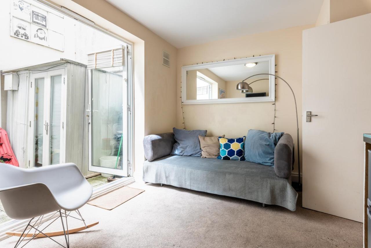 Little Brighton Beach Apartments - Also Separate Spa Cabin And Watersports Esterno foto